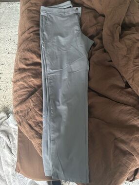 Lulu gray men’s commission slim pants